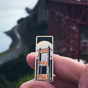 Golden Gate Bridge enamel pin/sticker SF