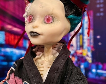 Muñeca Yokai japonesa repintada (Hone Onna V2)