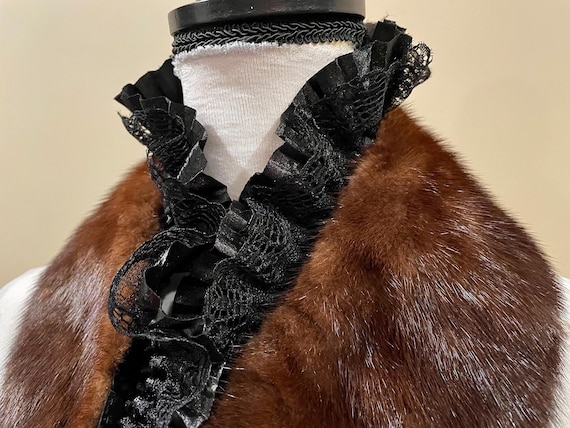 Vampire’s Romance Neck Wrap - image 3