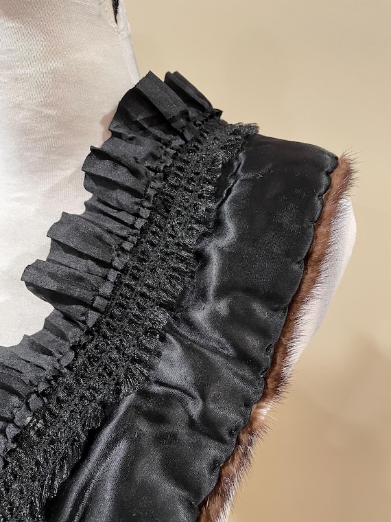 Vampire’s Romance Neck Wrap - image 6