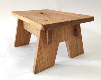 Footstool - footstool - stool - footstool - stool - footstool made of solid oak - optionally available in walnut or a combination