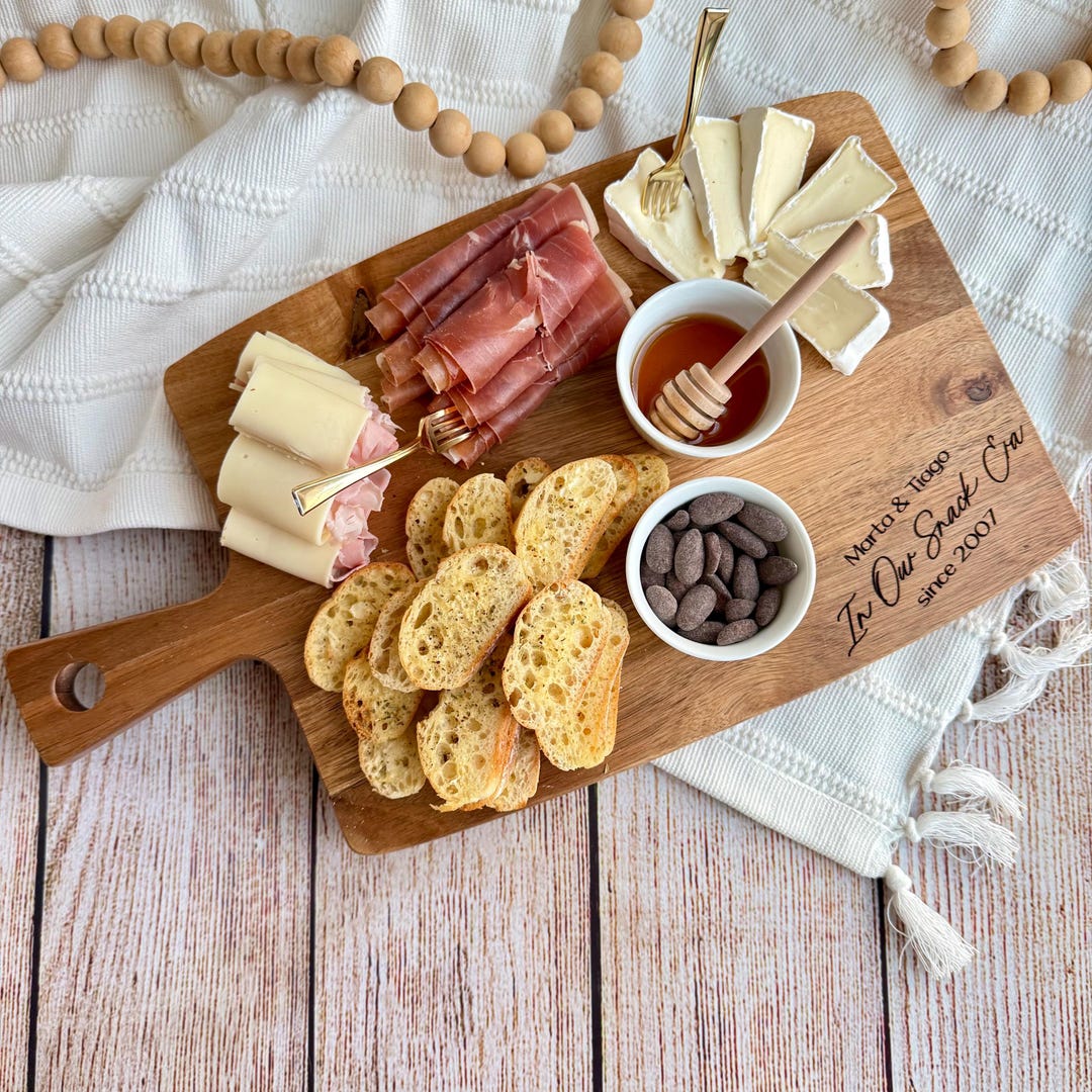 Personalized Acacia Wood Charcuterie Board: Engraved Snack Board - Etsy