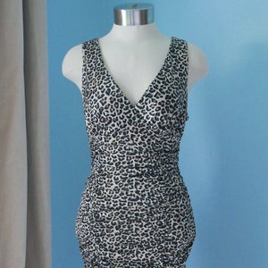 2000&#39;s V-Neck Form Fitting Cheetah Print Dress | M