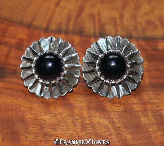 Sarah Coventry Flower Clip Earrings - image 1