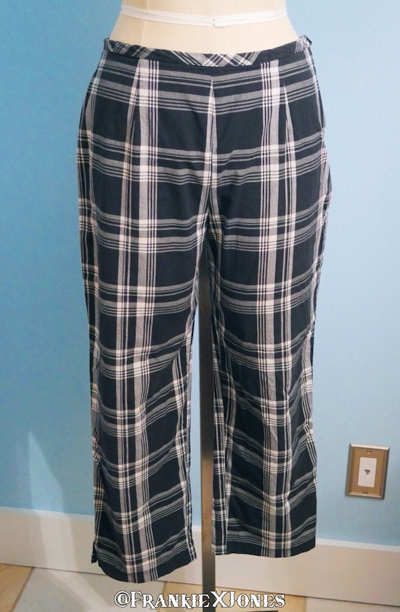 Black + White Plaid Capri Trousers | 6 | Gemilli