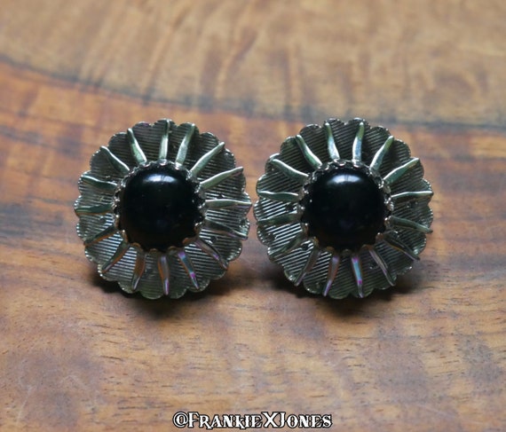 Sarah Coventry Flower Clip Earrings - image 2