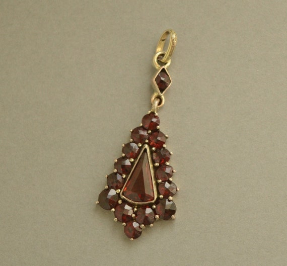 Antique Victorian Bohemian Garnet Dangle Pendant,