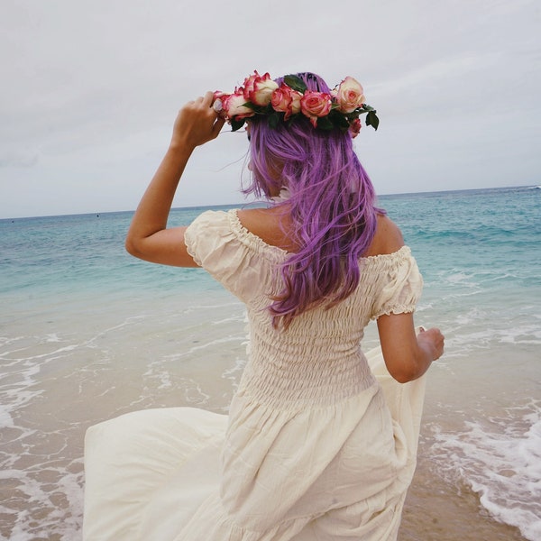 Vestido longo de algodão branco-marfim: vestido de verão estilo boho com ombros à mostra e babados para casamento na praia - LD004