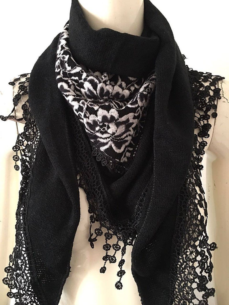 New Womens Triangle Centre Flower Stylish Scarfs