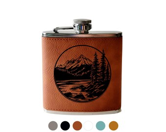 Gourde de camping sauvage personnalisée rivière et montagne. Flasque en cuir