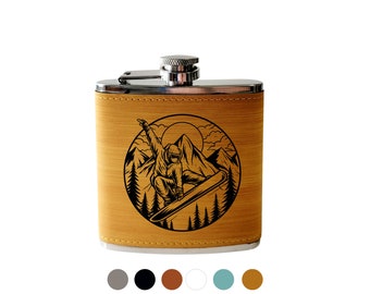 Snowboarder flask avec montagnes. Flasque Ski, sports d'hiver. Cadeau pour lui personnalisé