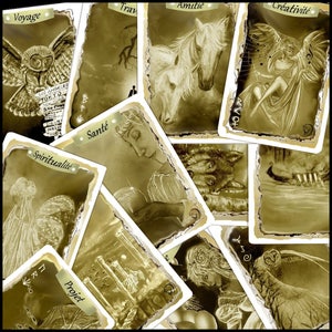 Les 16 cartes magiques de NADE, 1er édition. Chaque carte sert de talisman précis, grâce à certain symbole sur les illustrations