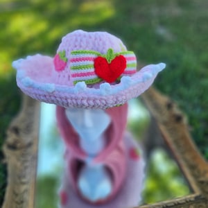 Vintage 80s Strawberry Shortcake Pink and White Argyle Women\'s Hat Y2K one size Strawberry Shortcake and Friends Inspired, CAFE OLE Crochet  main image 2