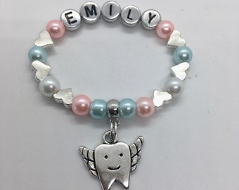 ZAHNFEE, Tinkerbell Fee oder Mondfee personalisiertes Bettelarmband, Kinder Kinder Name Schmuck, inkl Geschenktüte Tag 30+ Farbe nach Wahl