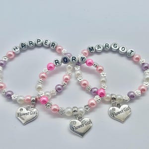 Blumenmädchen Brautjungfer personalisiertes ARMBAND, personalisierte Mädchen Erwachsene Name Hochzeit Armband, Vorschlag Geschenk, 30+ Farben! Geschenktüte & Anhänger