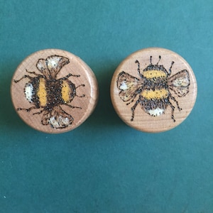 Beech Bumble Bee Pot, hand burned  pyrography with gold acrylic, ring or trinket round mini box