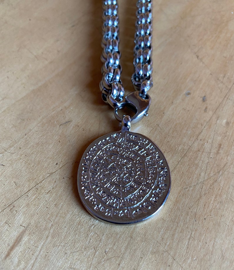 Massive necklace with pendant
