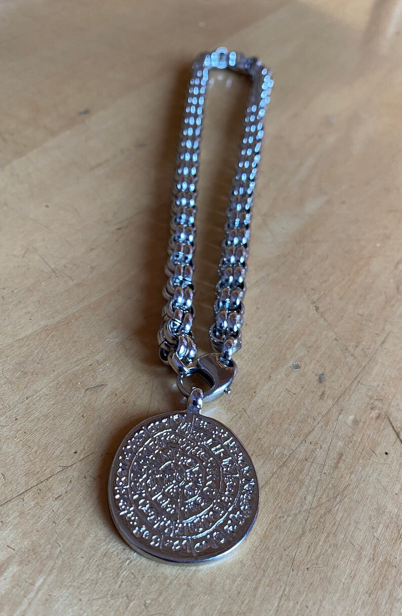 Massive necklace with pendant