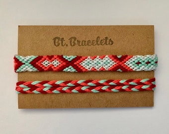 Set of 2 friendshipbracelets with silver thread green/red bracelets or anklets