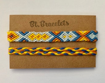 Set of 2 friendshipbracelets with silver thread blue/yellow bracelets or anklets