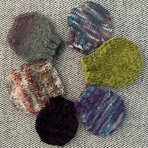 earbud case, pouch, storage, organization, treasure, container, knit, hand knit