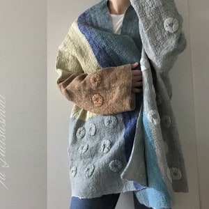 Chaqueta de fieltro hecha a mano de gran tamaño para mujer, abrigo de fieltro Nuno, ropa de arte ponible, ropa boho, tela de diseñador, ropa única hecha a mano