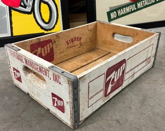 Vtg. 7up Drink Bottle Wooden Crate / Carrier