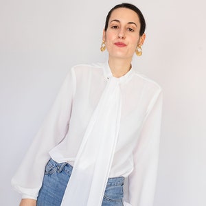 Basis naaipatroon voor blouse Elegant overhemdpatroon met knopen Blousepatroon met strikkraag Top met lantaarnmouwen 9 MATEN PDF-naaipatroon afbeelding 5