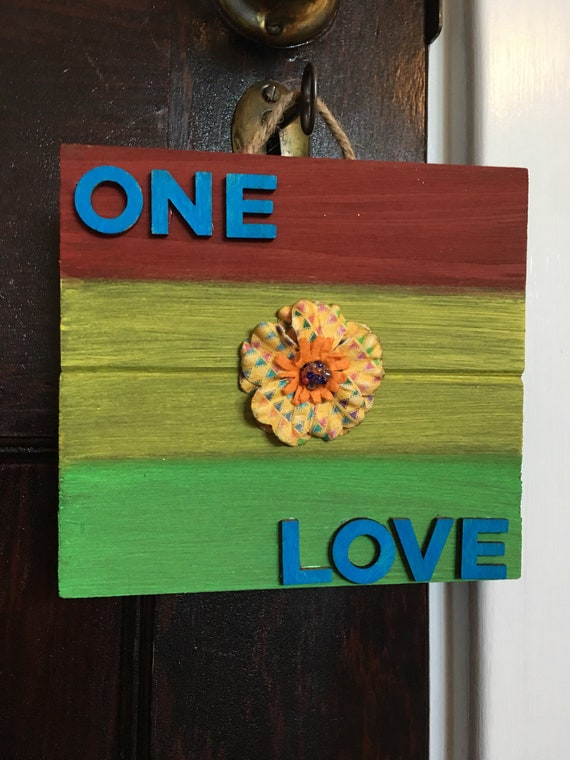 One Love Sign One Love Pallet Sign Rasta Colors Home Decor Jamaica One Love Sign Rasta Wall Art Summer Home Decor Pallet Sign Beach House