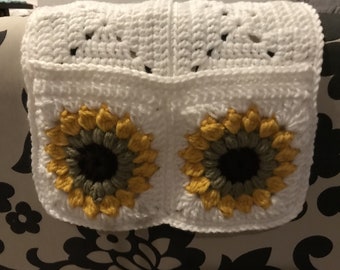 Sunflower armchair caddy, crochet caddy