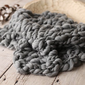 Heather Silver Layer | Grey Chunky Blanket | Thin and thick blanket Grey blanket Bump blanket Newborn Photography Prop gray prop