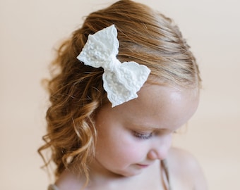 Cotton Embroidered Daisy Bow, Beige Bow, Baby Lace Bow, White Bow, Lace Headband, Newborn Baby Bow, Nylon Baby Headband