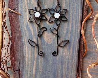 Wire Flower Earrings, Black Earrings, Flower Vine Earrings, Black Jewelry, Black Flowers, Black and White Earrings, Fairy Earrings