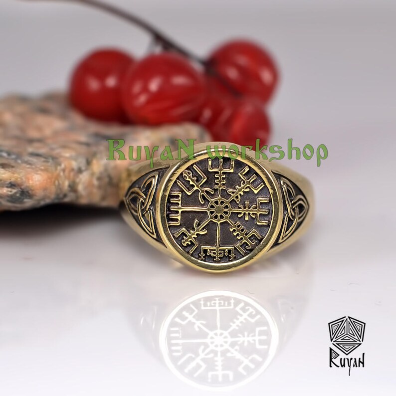 Vegvisir ring. Triskele ring. Norse Viking ring. Magic Etsy