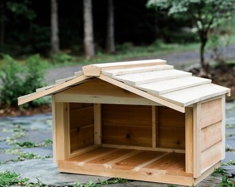 Outdoor Feeding Station with Extended Roof--medium - Cat Food Shelter/Feral Cat Food Shelter