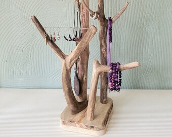 Porte bijoux vertical en bois naturel pour marché ou boutique