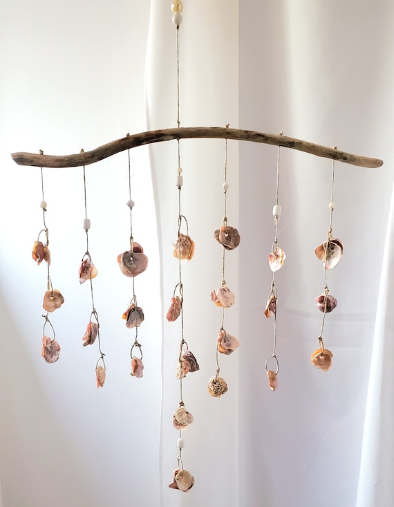 Carillon mobile bois flotté et coquillages pour mamie