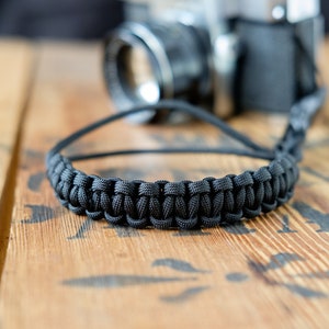 Paracord Camera Wrist Strap with Quick Release in Black by apmots
