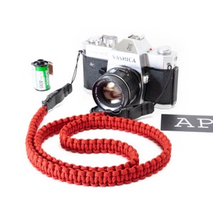 Alça para câmera de paracord trançado vermelho: tiracolo, transversal