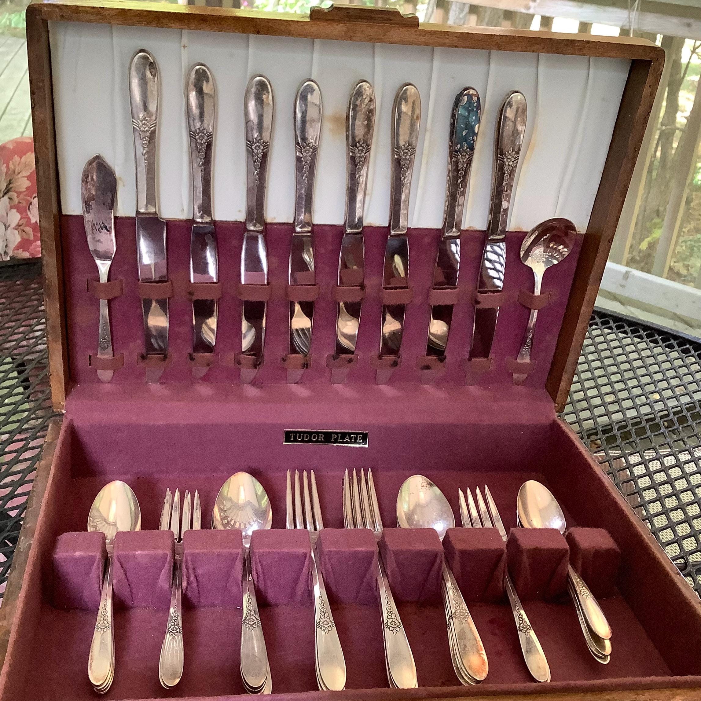 Oneida Silverware, Community, Fantasy, Tudor Plate Silverplate Flatware, Silver cutlery, Silver Plate, Cutlery and Wood Storage Box