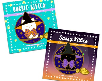 Spilla da bavero con smalto duro Bubble Kittea Halloween Broom Cat