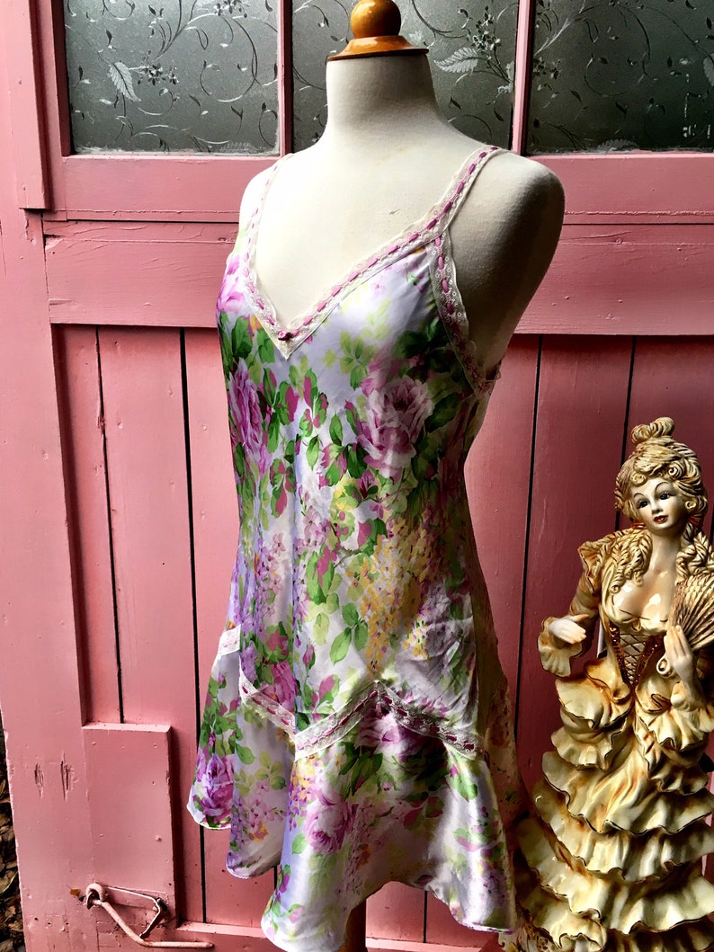 Vintage Two-Piece Oscar de la Renta Nightgown and robe ML