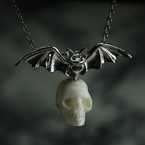 Necklace, skull pendant, bat, skull, cute, silver, drop, gift.