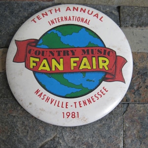 1981 CMA Country Music Fan Fair Pin Button Brooch!