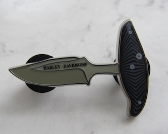 ¡Broche de motociclista con solapa, forma de cuchillo y daga, estilo retro Harley Davidson!