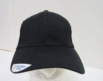 Vtg. 90&#39;s The Game Fitted Small / Medium Solid Black Blank Men&#39;s Baseball Hat New Old Stock!