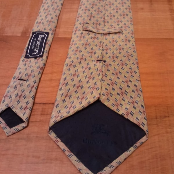 Vtg. Burberry's London Men's Olive Lt. Maroon X Cross Pattern Silk Luxury Tie 57L x 4W