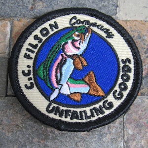 ¡Parche bordado ovalado pequeño de pesca Filson Unfailing Goods! imagen 1