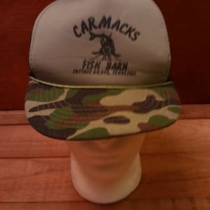 Vtg. Carmacks Fishing Barn Cottage Grove Tennessee Cat Fish Farm Camo Snap Back Trucker Hat Cap
