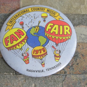 Vintage 1975 Nashville Country Music Fan Fair Badge Pin Brooch Button!